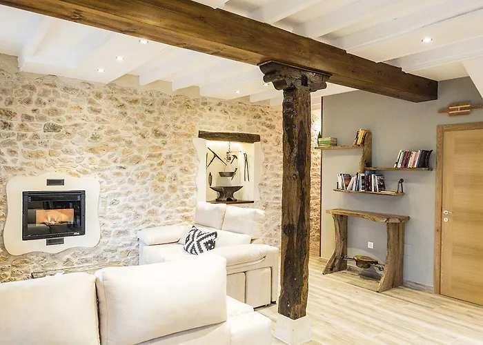 Rural El Yunque Santibanez de la Pena