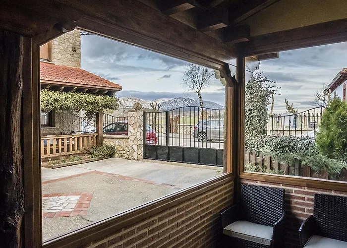 Hotell Rural El Yunque Santibanez de la Pena