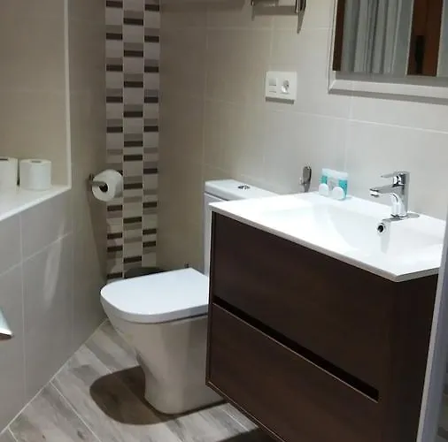 Hotell Rural El Yunque Santibanez de la Pena