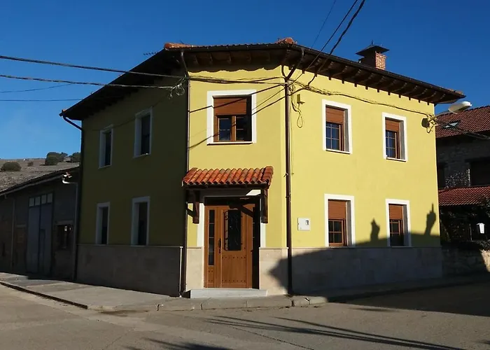 Rural El Yunque Santibanez de la Pena